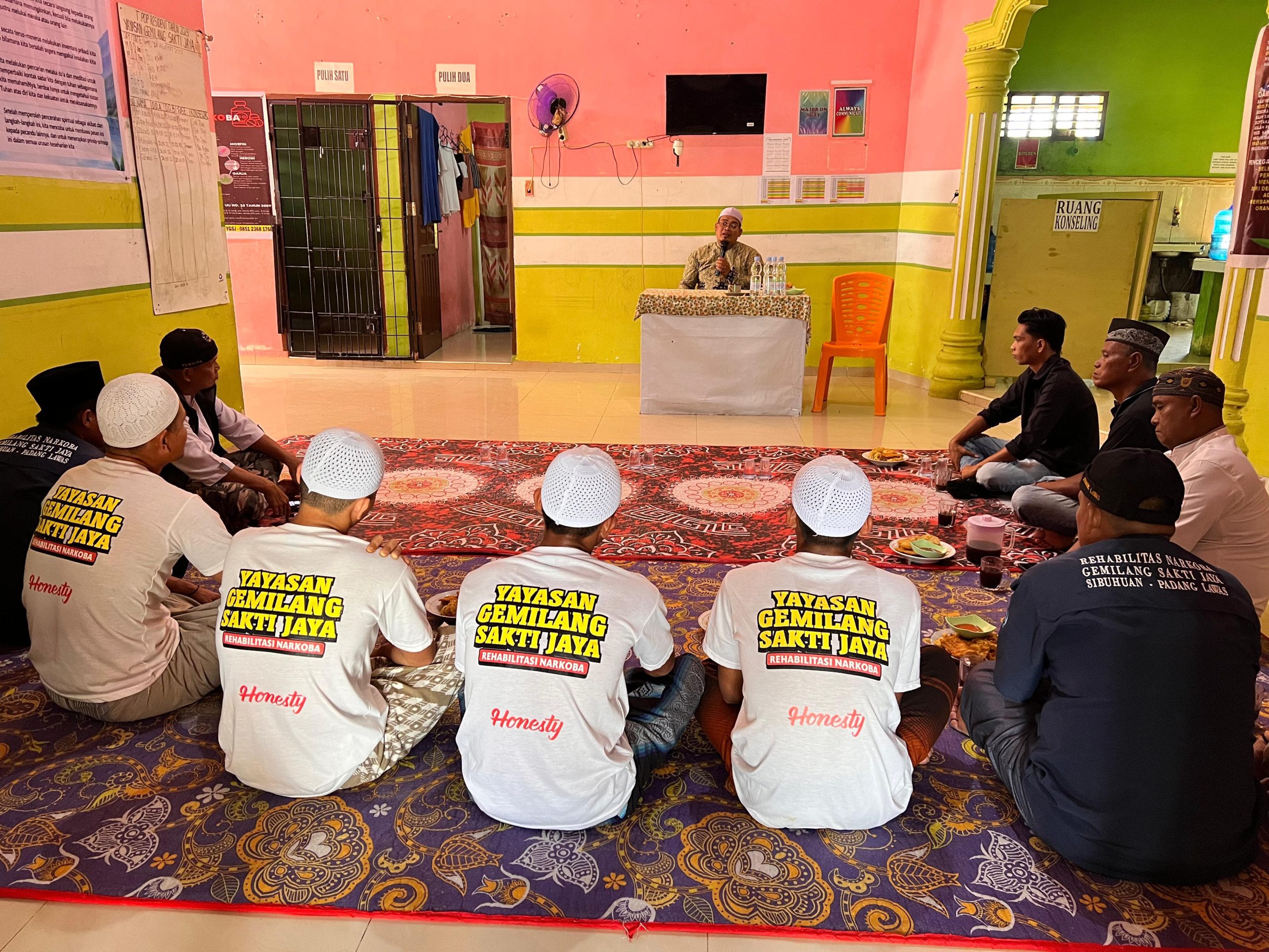 Ketua MUI komitmen Bentuk pengakuan Memberikan Tausiyah Kepada Warga Resident YGSJ Desa Sigorbus
