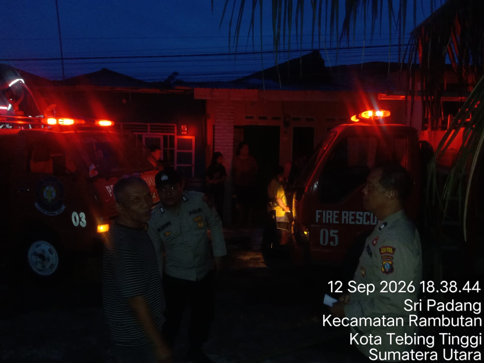 Polres Tebing Tinggi Tangani Kebakaran Dua Rumah di Tanjung Marulak, Diduga Akibat Korsleting