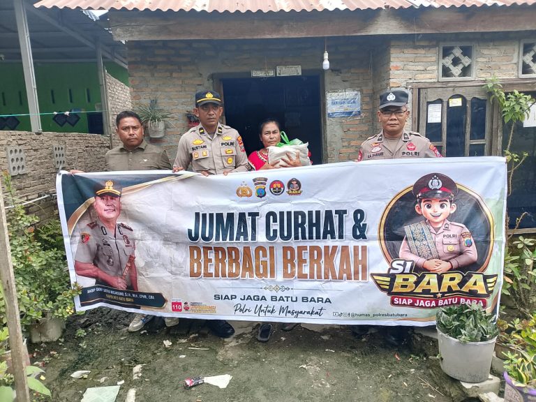 Jumat Berkah Polres Batu Bara, Warga Medang Deras Terima Bantuan Sembako