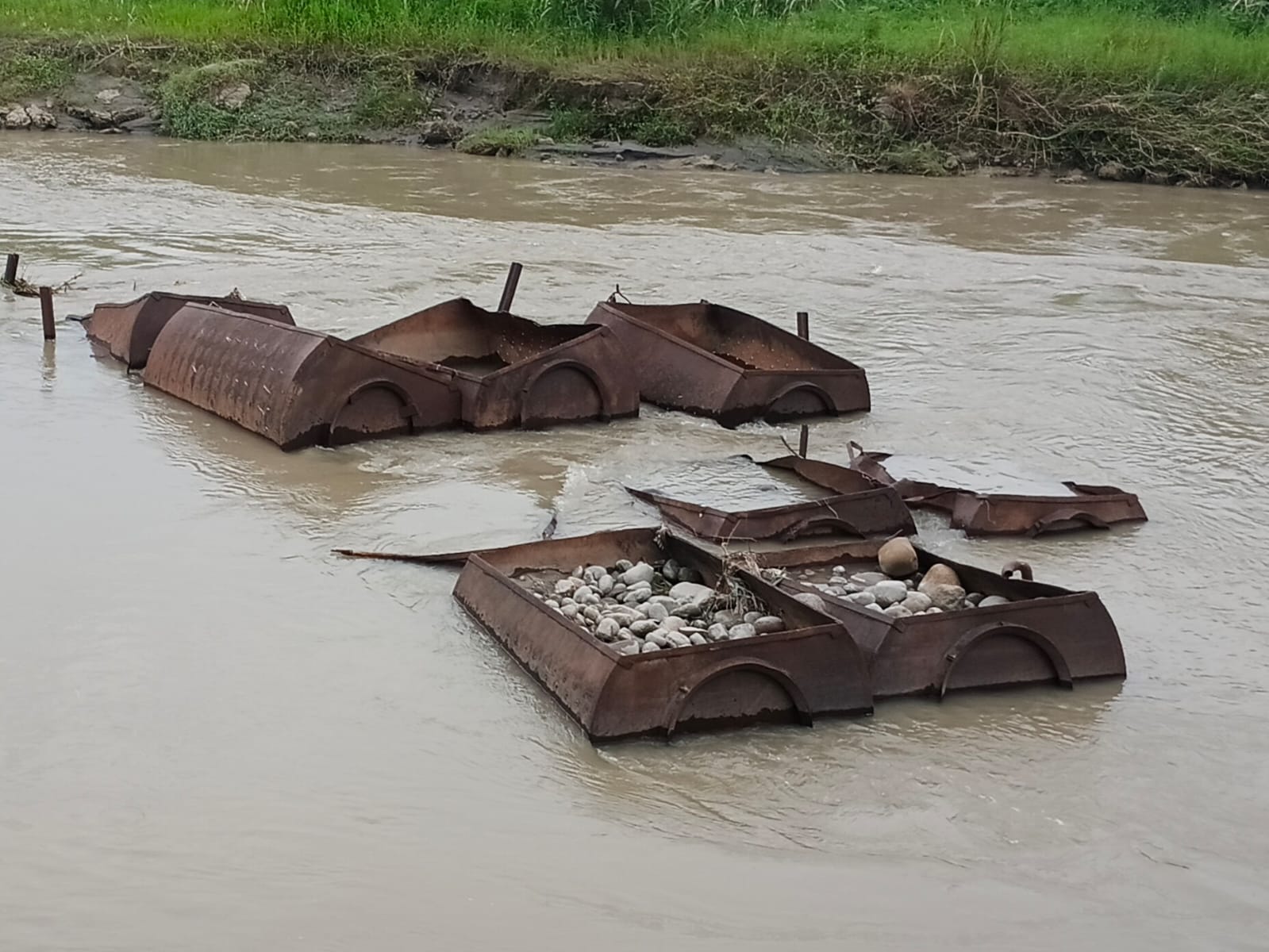 Lori Diduga Aset PTPN 4 Adolina Nangkring di Alur Sungai Ular, Benarkah Sengaja Jadi Penghambat Arus Air?