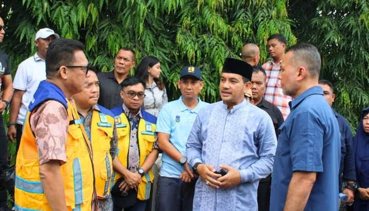 Wali Kota Tebing Tinggi Dampingi Komisi V DPR RI Tinjau Tanggul Sungai Padang, Apresiasi Perhatiannya